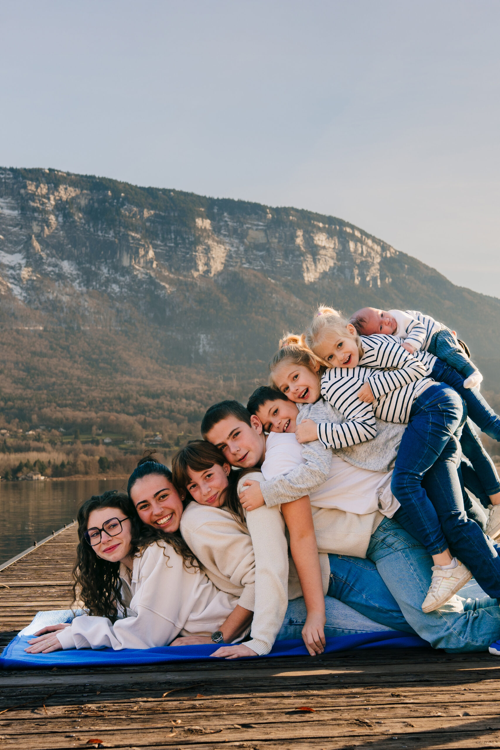 photo de famille naturelle au bord du lac