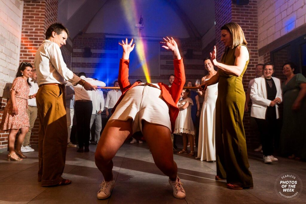 Soirée de mariage sur la piste de danse — photographe mariage Rhône-Alpes